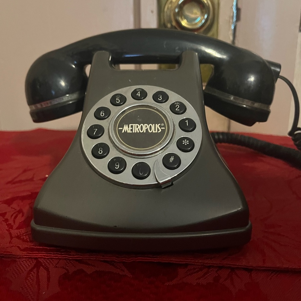 METROPOLIS PHONE